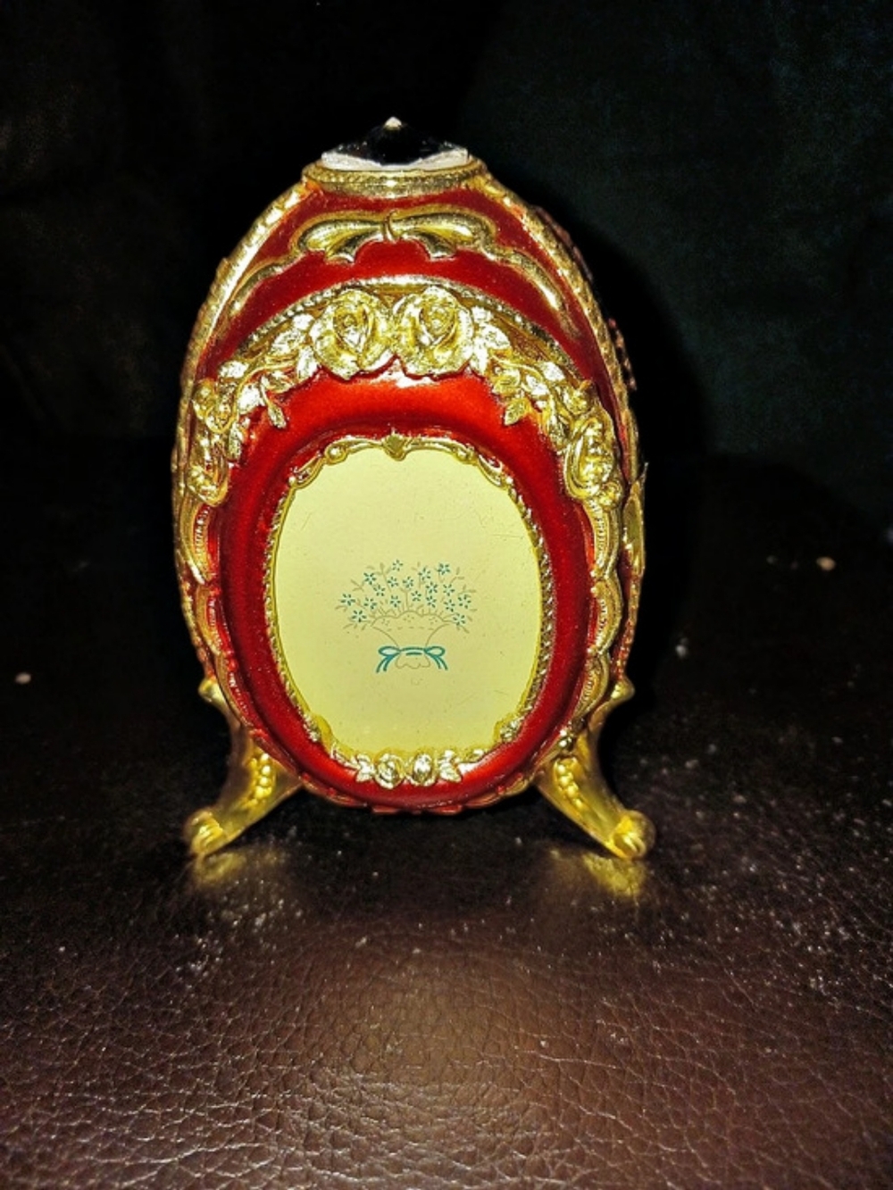 Sankyo Vintage Sankyo Ornate Footed Egg Music Box Vintage Ornate Footed Egg